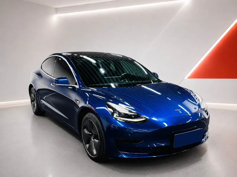 Tesla Model 3 — фото 1