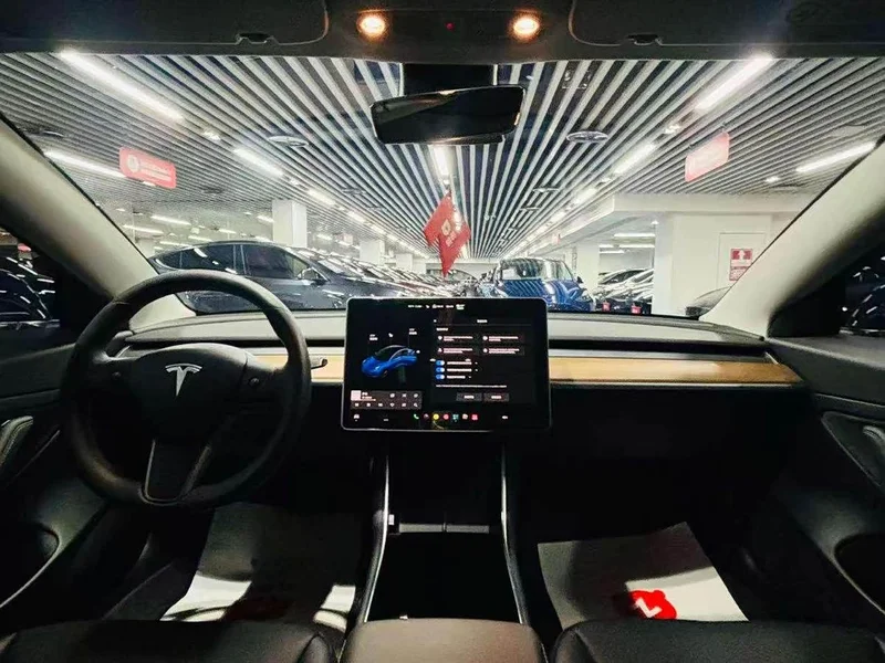 Tesla Model 3 — фото 6