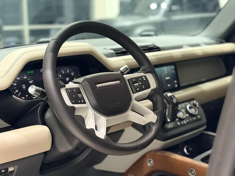 Land Rover Defender — фото 11