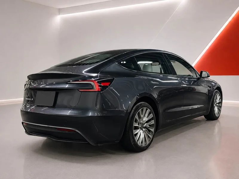 Tesla Model 3 — фото 4