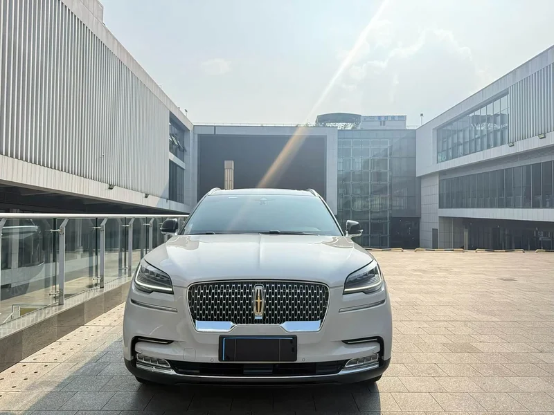 Lincoln Aviator — фото 1