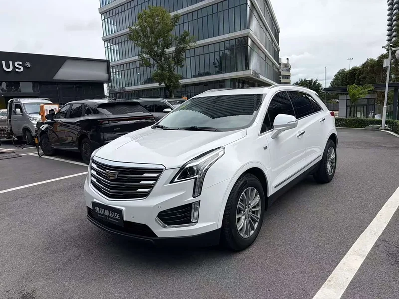 Cadillac XT5 — фото 1