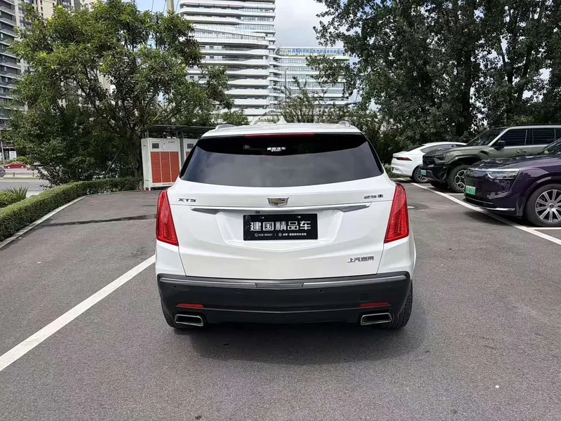 Cadillac XT5 — фото 12