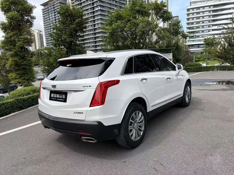 Cadillac XT5 — фото 13