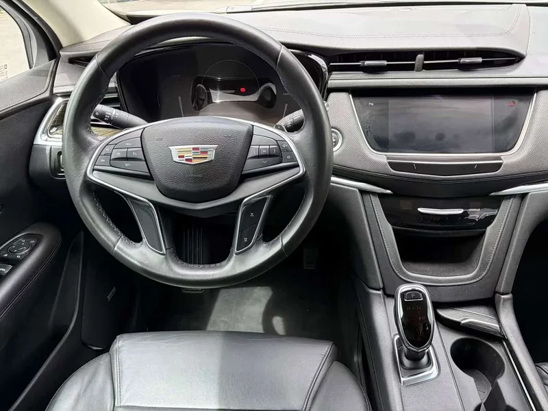 Cadillac XT5 — фото 17