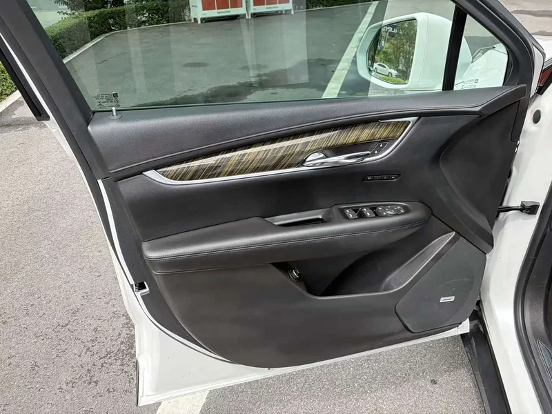 Cadillac XT5 — фото 8