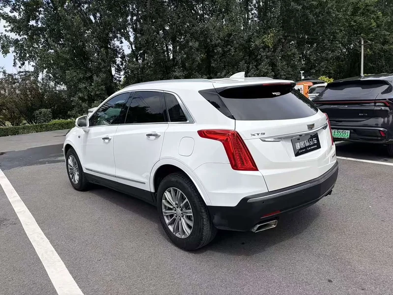 Cadillac XT5 — фото 9