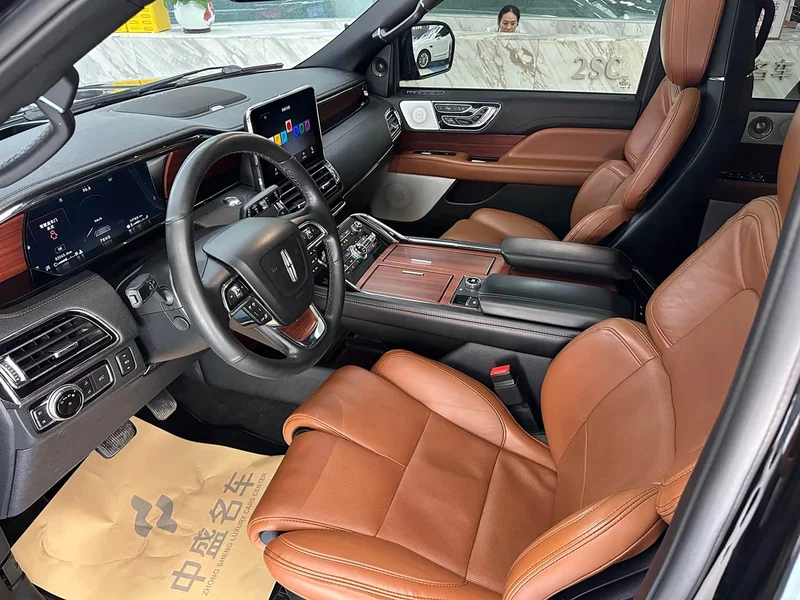 Lincoln Navigator — фото 12