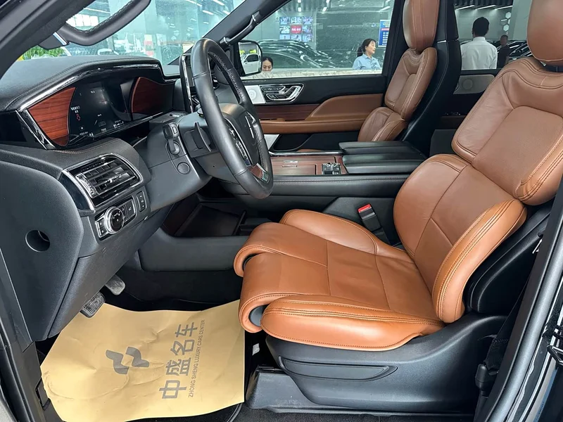 Lincoln Navigator — фото 13