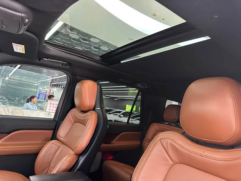 Lincoln Navigator — фото 14