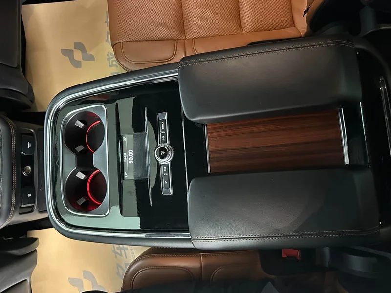 Lincoln Navigator — фото 23
