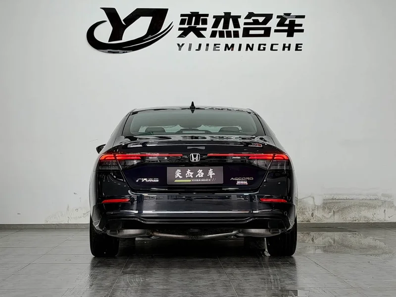 Honda Accord — фото 8