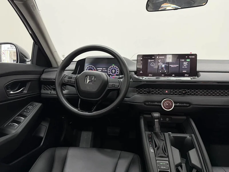Honda Accord — фото 10