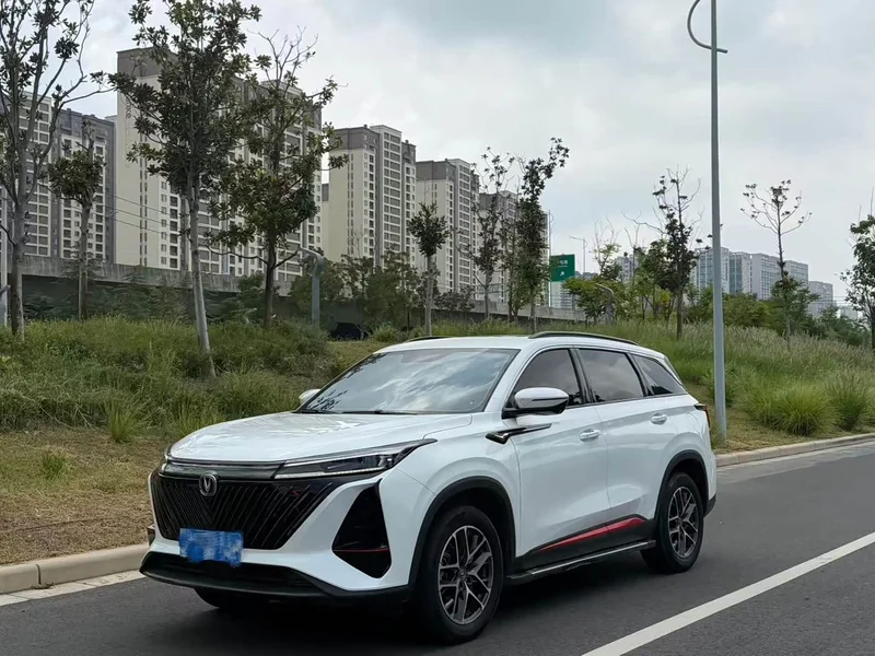 Changan CS75PLUS — фото 1