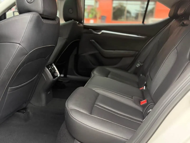 Volkswagen Octavia — фото 11