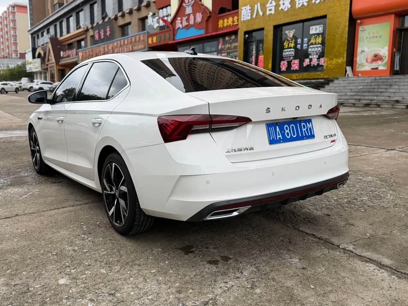 Volkswagen Octavia — фото 4
