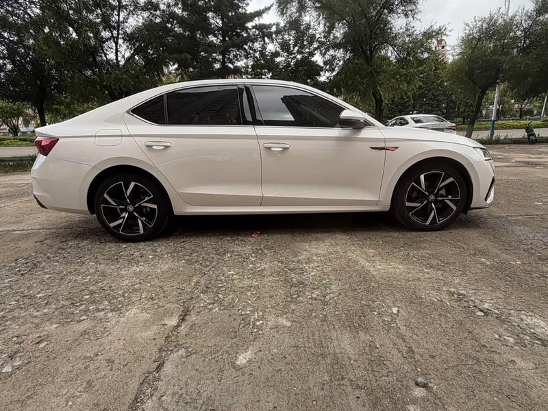 Volkswagen Octavia — фото 7