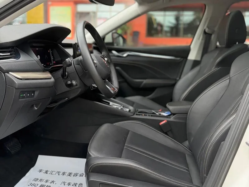 Volkswagen Octavia — фото 10