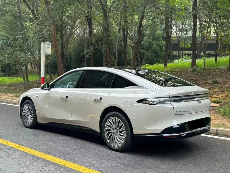 Buick ZhiJing L7 — фото 4