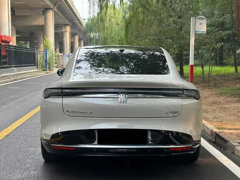 Buick ZhiJing L7 — фото 5
