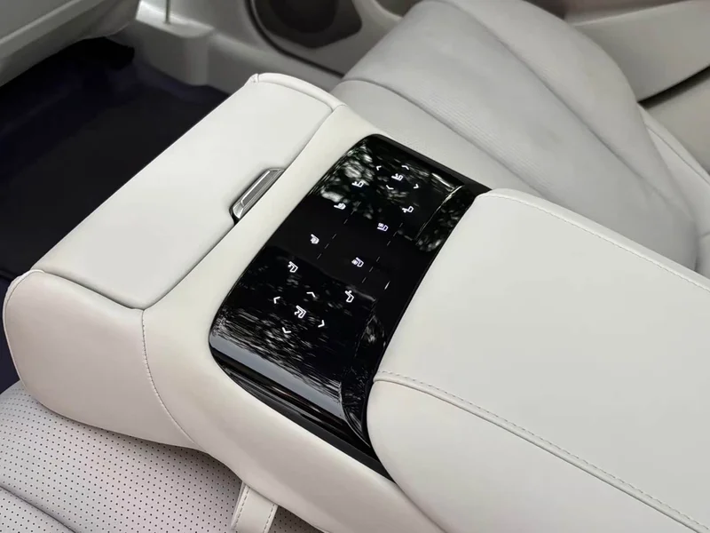 Buick ZhiJing L7 — фото 10