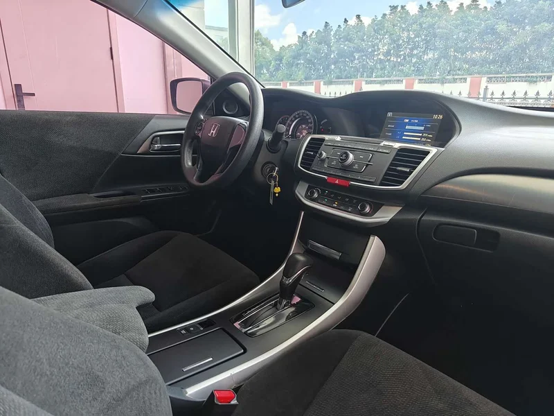 Honda Accord — фото 13