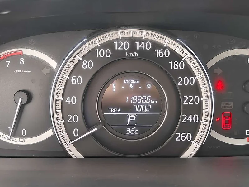 Honda Accord — фото 15