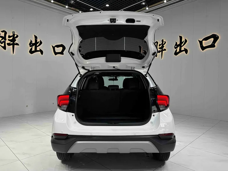 Toyota Yaris L — фото 14