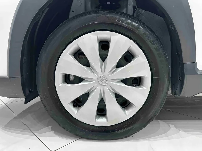 Toyota Yaris L — фото 16