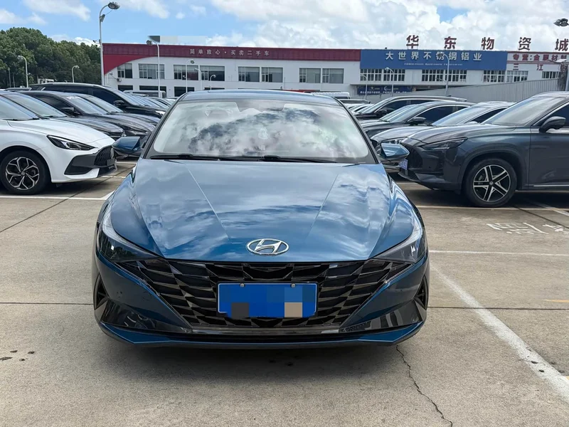 Hyundai Elantra — фото 2