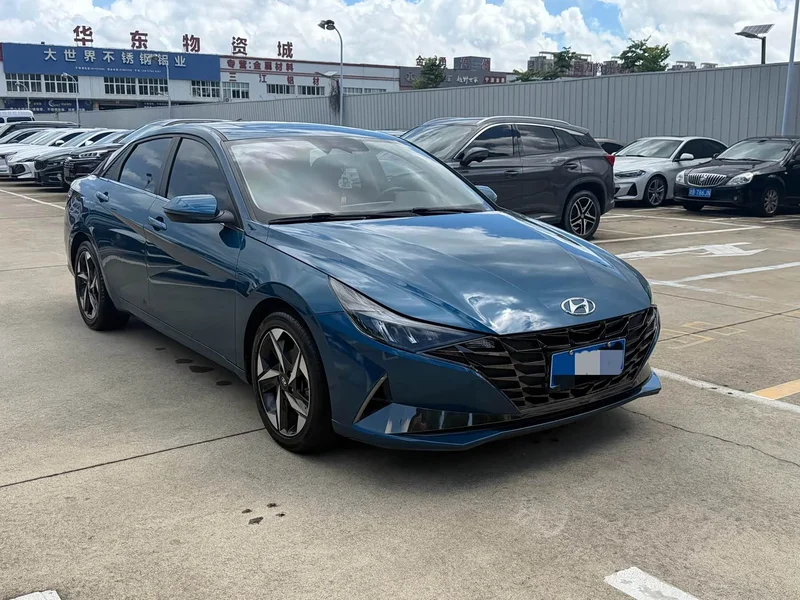 Hyundai Elantra — фото 3