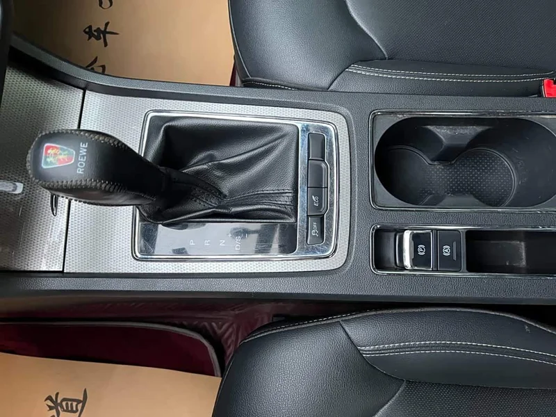 Roewe i6 Classic — фото 12