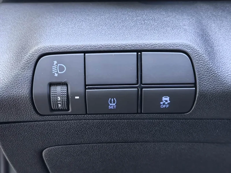 Hyundai Elantra — фото 18