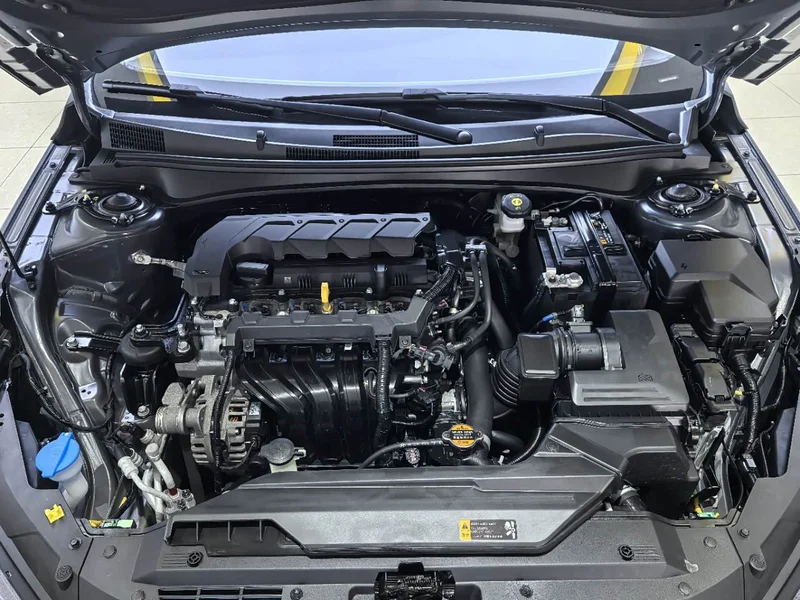 Hyundai Elantra — фото 21