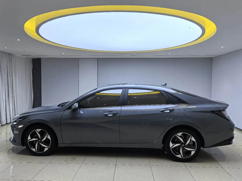 Hyundai Elantra — фото 8