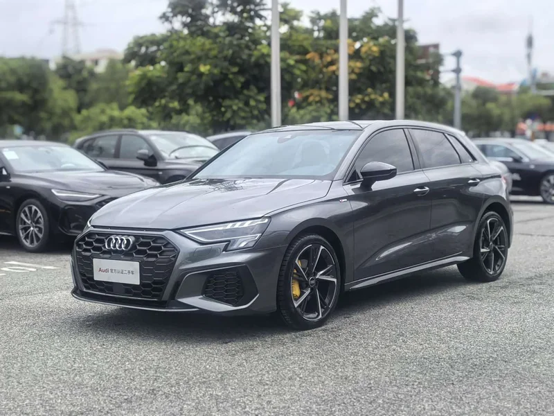 Audi A3 — фото 1
