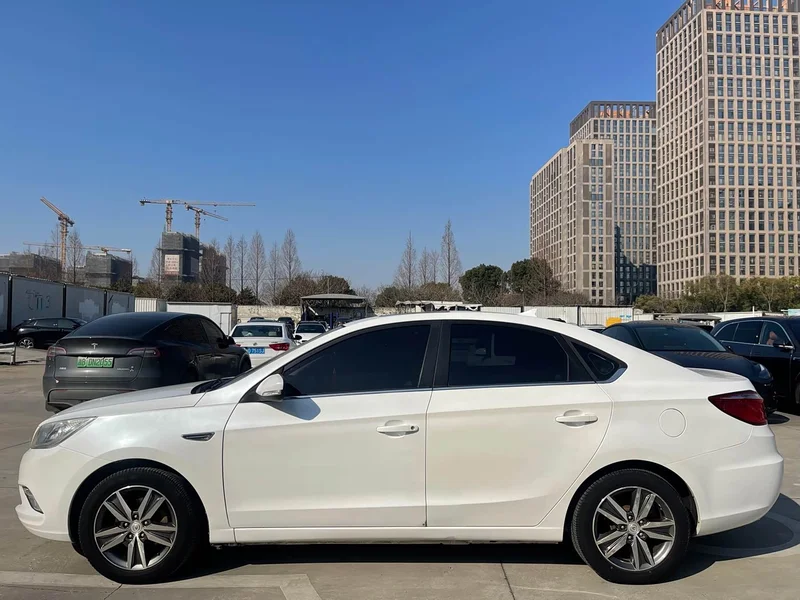 Changan Eado — фото 12