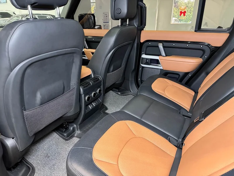 Land Rover Defender — фото 10