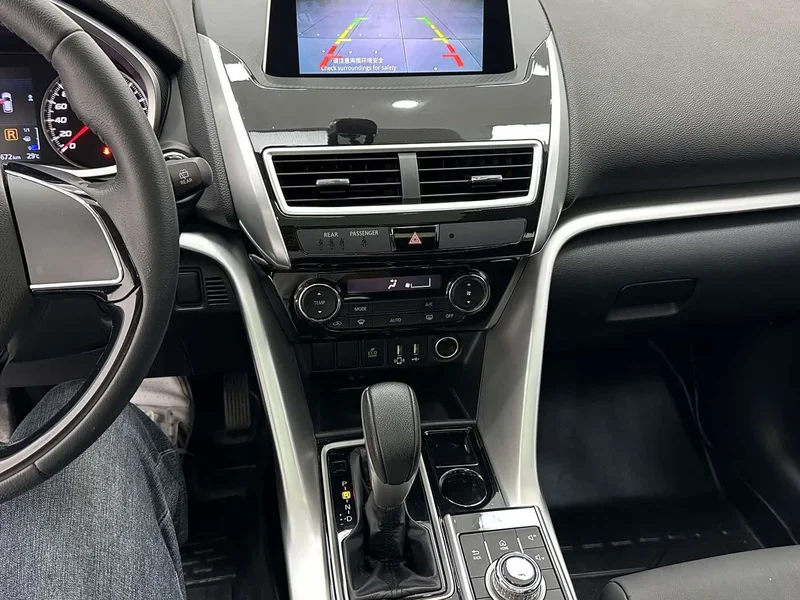 Mitsubishi Eclipse Cross — фото 14