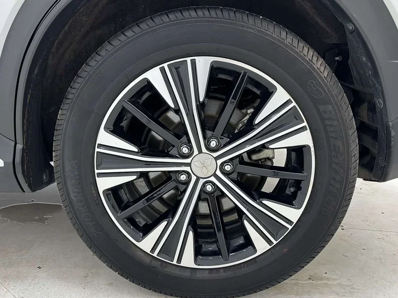 Mitsubishi Eclipse Cross — фото 16