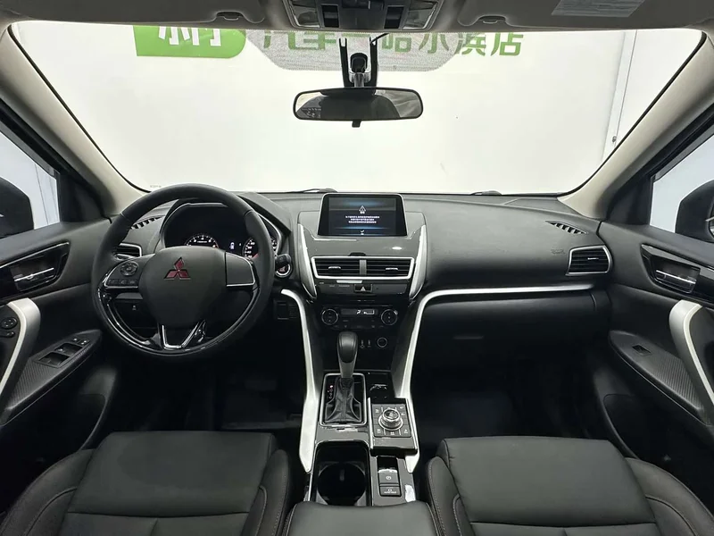 Mitsubishi Eclipse Cross — фото 10