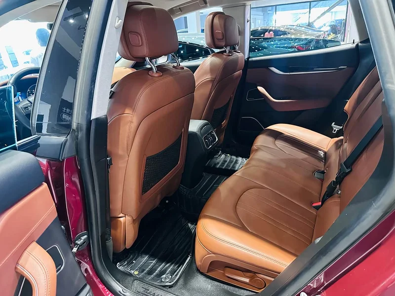 Maserati Levante — фото 15