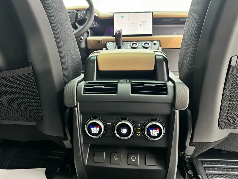 Land Rover Defender — фото 18