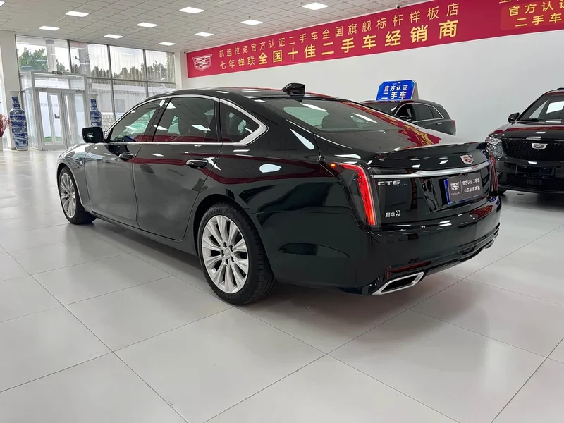 Cadillac CT6 — фото 14