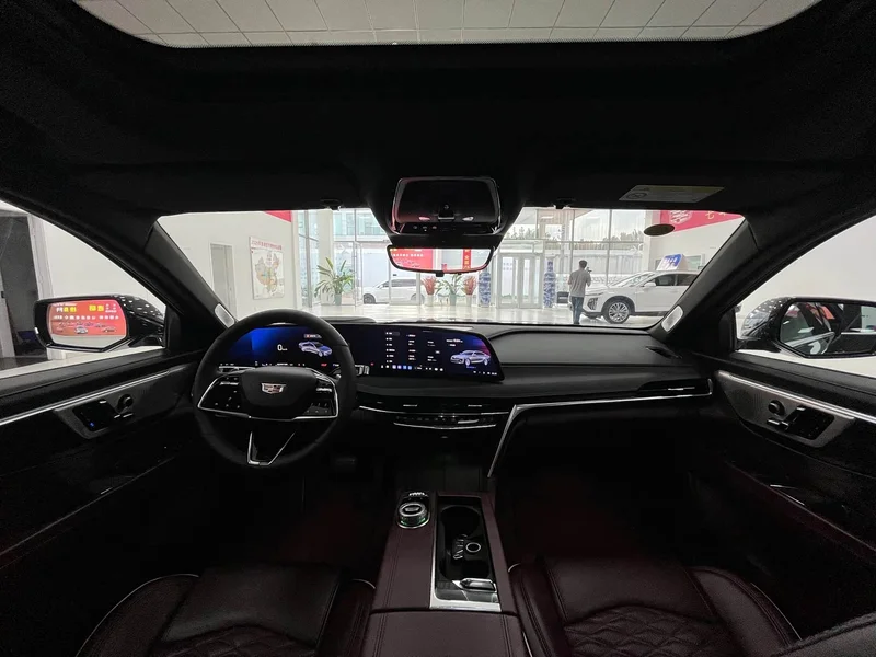 Cadillac CT6 — фото 19