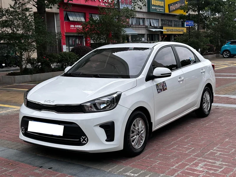 Kia Rio — фото 1
