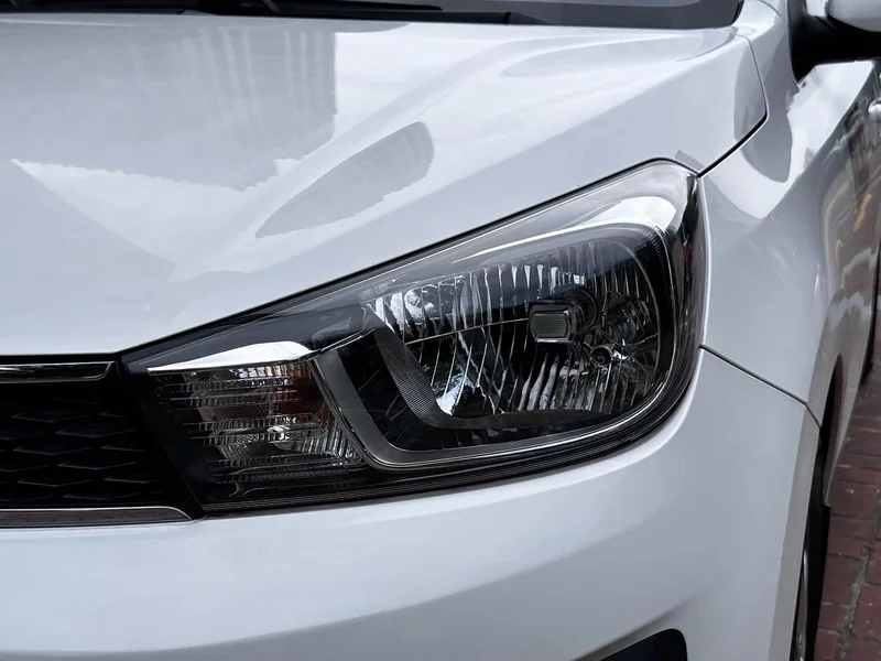 Kia Rio — фото 12
