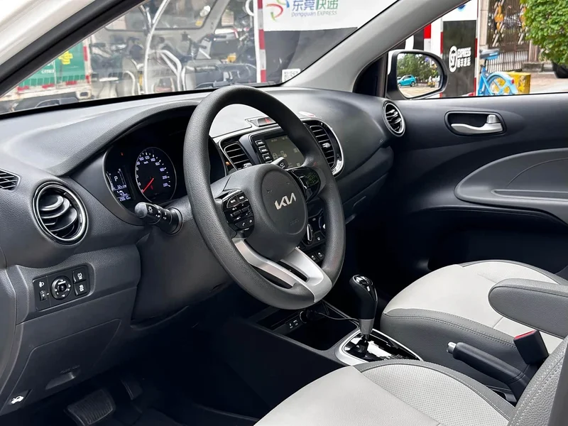 Kia Rio — фото 16