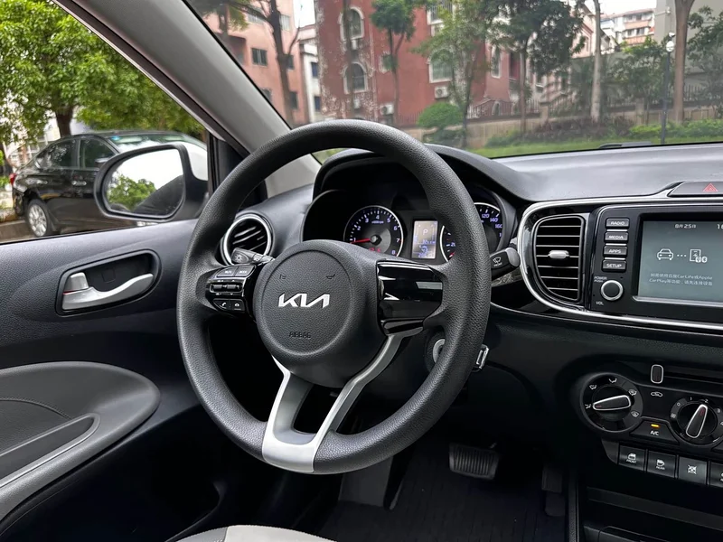 Kia Rio — фото 20