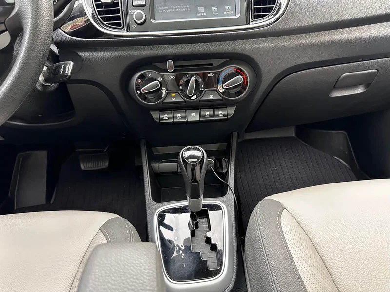 Kia Rio — фото 22